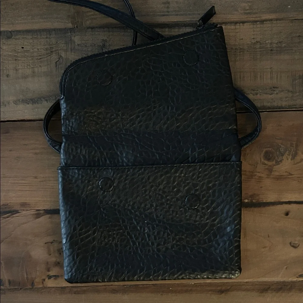 Fox Black Textured Crossbody Bag - Picture 4 of 5